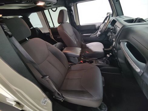 Used 2018 Jeep Wrangler Unlimited Sport S image 13