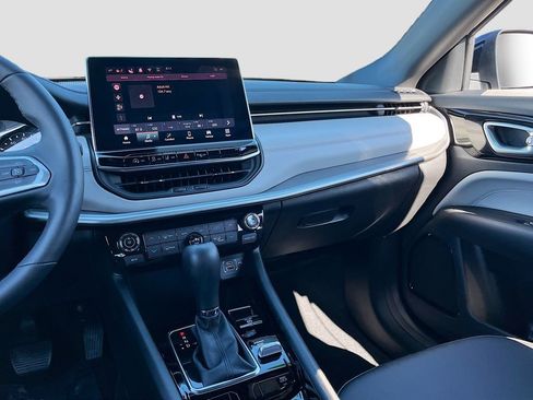 Certified 2025 Jeep Compass Limited image 21