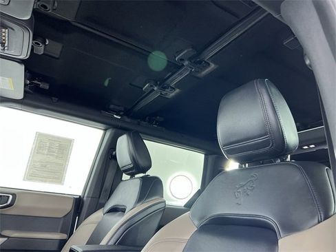 Used 2023 Ford Bronco Wildtrak image 19
