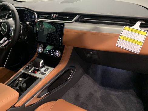 New 2026 Jaguar F-PACE R-Dynamic S image 4