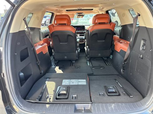 Used 2024 Kia Carnival SX Prestige FWD image 9