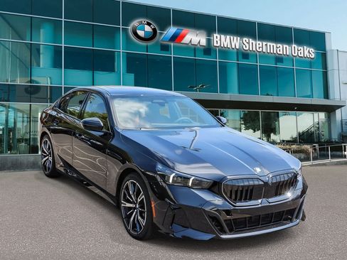 New 2027 BMW 530i RWD image 3