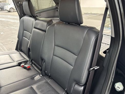 Used 2016 Honda Pilot Touring image 37