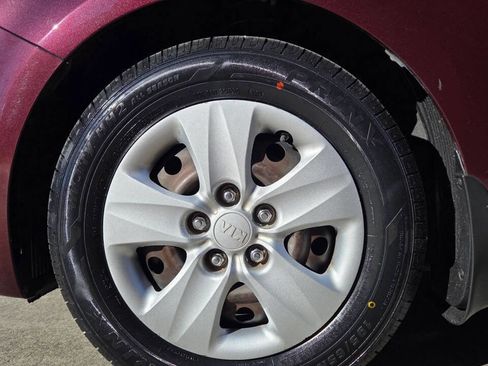 Used 2018 Kia Forte LX image 14