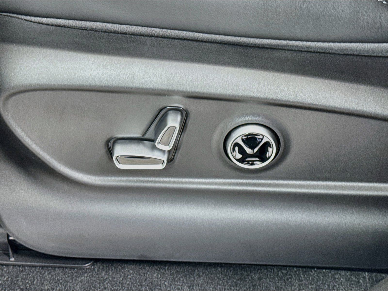 Used 2025 Maserati Grecale GT AWD/4WD image 19