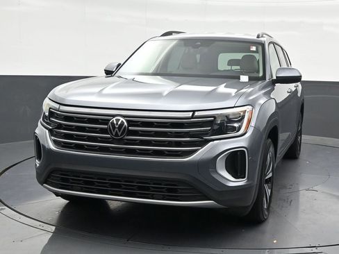 Used 2024 Volkswagen Atlas SE FWD image 9