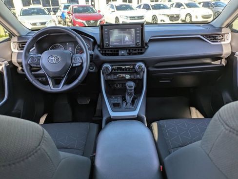 Used 2021 Toyota RAV4 XLE image 17
