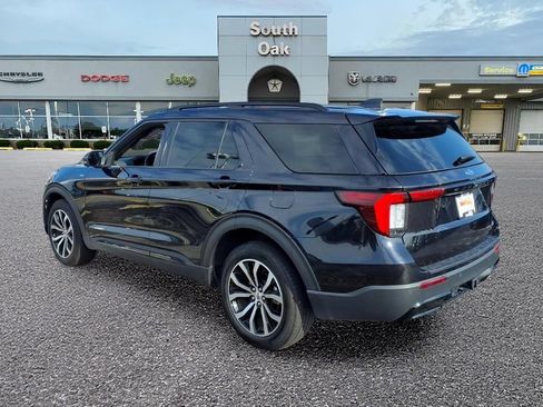 Used 2025 Ford Explorer ST-Line AWD/4WD image 4