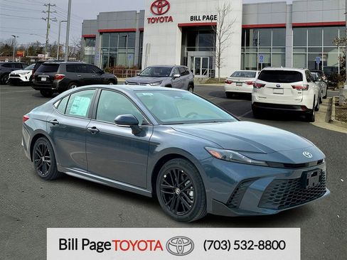 New 2026 Toyota Camry SE image 1