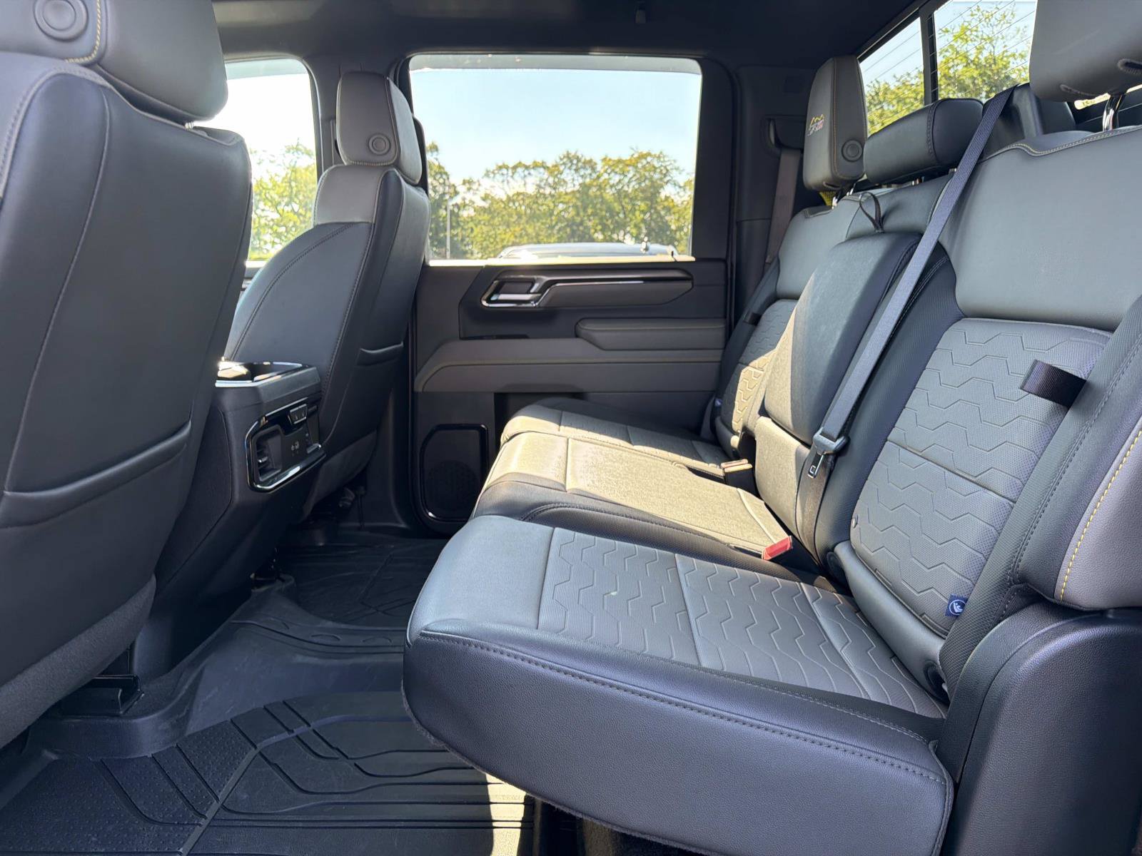 Certified 2025 Chevrolet Silverado 2500 ZR2 w/ Technology Package AWD/4WD image 14