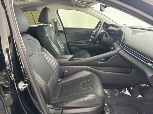 Used 2022 Hyundai Elantra Limited w/ Cargo Package image 25