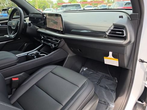 New 2026 Chevrolet Traverse LT w/ Driver Confidence Package FWD image 13