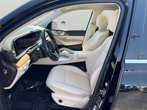Used 2021 Mercedes-Benz GLS 450 4MATIC image 9