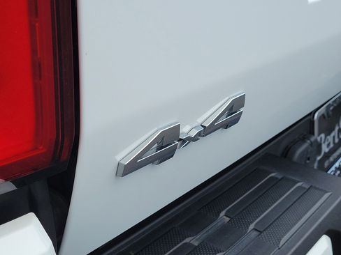 Used 2024 Toyota Tacoma SR5 AWD/4WD image 5