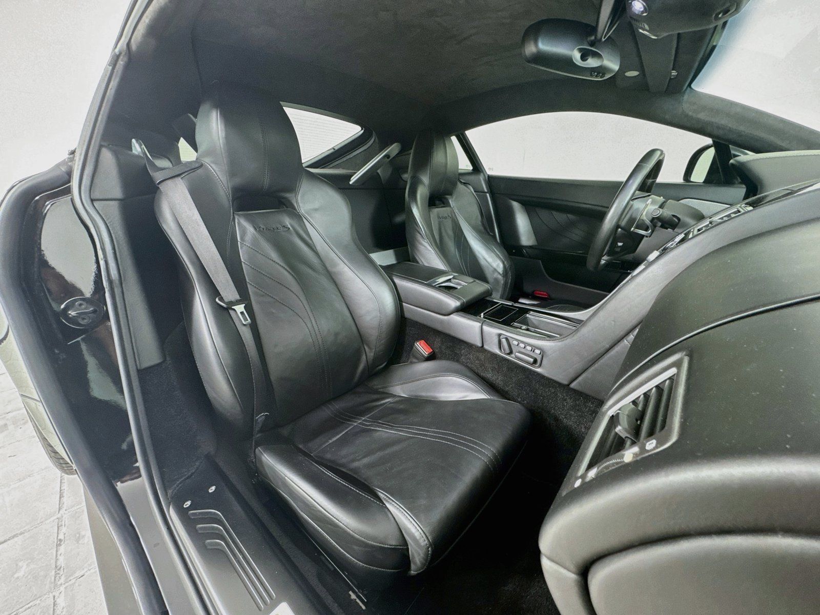 Used 2012 Aston Martin V8 Vantage S RWD image 9