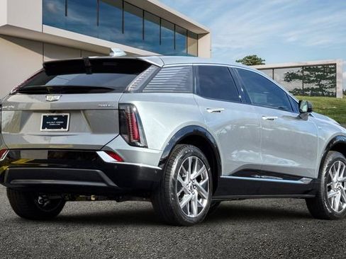 New 2026 Cadillac Optiq Luxury 1 image 4