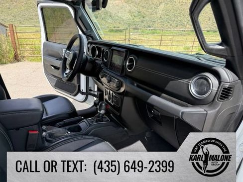 Used 2023 Jeep Wrangler Unlimited Sahara AWD/4WD image 37