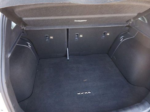 Used 2020 Nissan Kicks SV FWD image 7