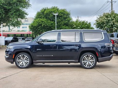 Certified 2022 Jeep Grand Wagoneer Series III AWD/4WD image 4