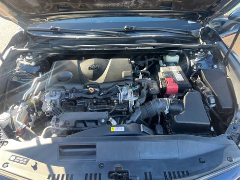 Used 2018 Toyota Camry L image 21