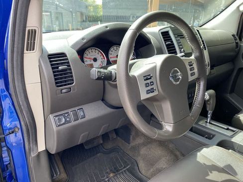 Used 2014 Nissan Xterra PRO-4X w/ Pro-4x Leather Package AWD/4WD image 2