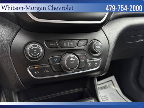 Used 2020 Jeep Cherokee Latitude Plus image 25