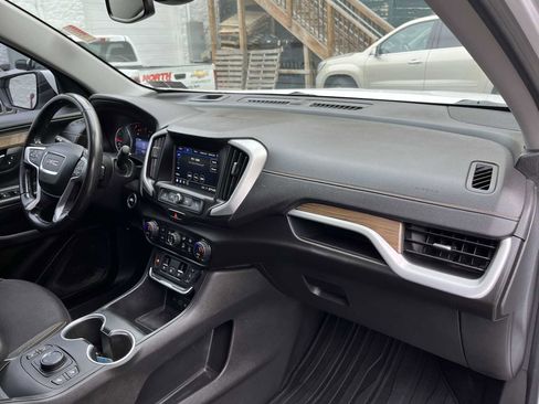 Certified 2020 GMC Terrain SLE w/ Driver Convenience Package image 27