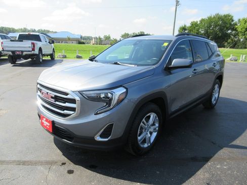 Used 2020 GMC Terrain SLE w/ Driver Convenience Package FWD image 10