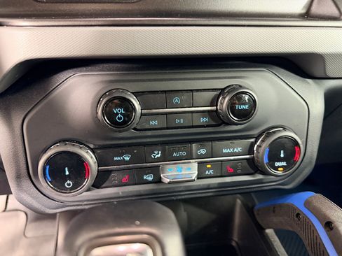Used 2022 Ford Bronco Black Diamond AWD/4WD image 21