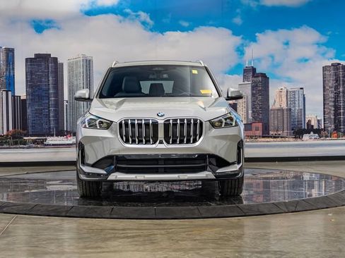 Certified 2025 BMW X1 xDrive28i AWD/4WD image 3