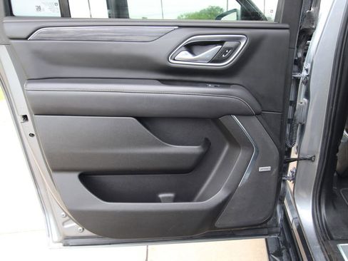 Used 2021 GMC Yukon XL SLT AWD/4WD image 40