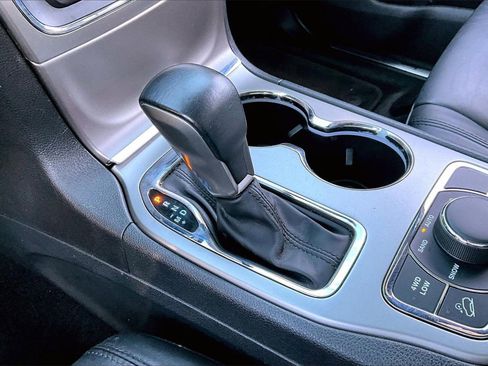 Certified 2018 Jeep Grand Cherokee Limited image 29