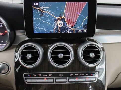 Used 2019 Mercedes-Benz GLC 300 image 29