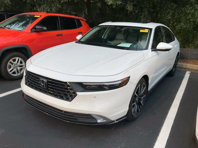 Used 2024 Honda Accord Touring image 11