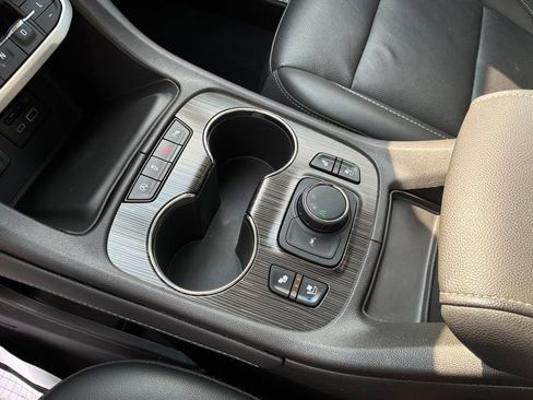 Used 2023 GMC Acadia SLT w/ Elevation Edition FWD image 32