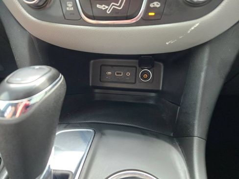 Used 2021 Chevrolet Equinox LS w/ LS Convenience Package FWD image 26