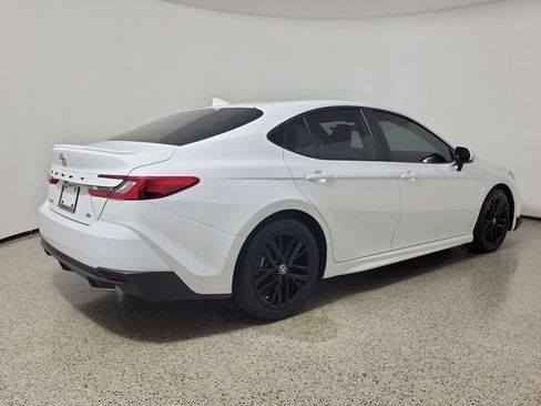 Used 2025 Toyota Camry SE FWD image 5
