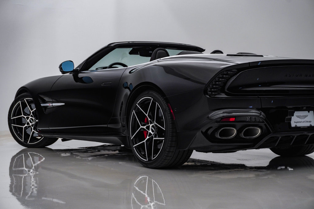 Used 2026 Aston Martin Vanquish Convertible RWD image 11