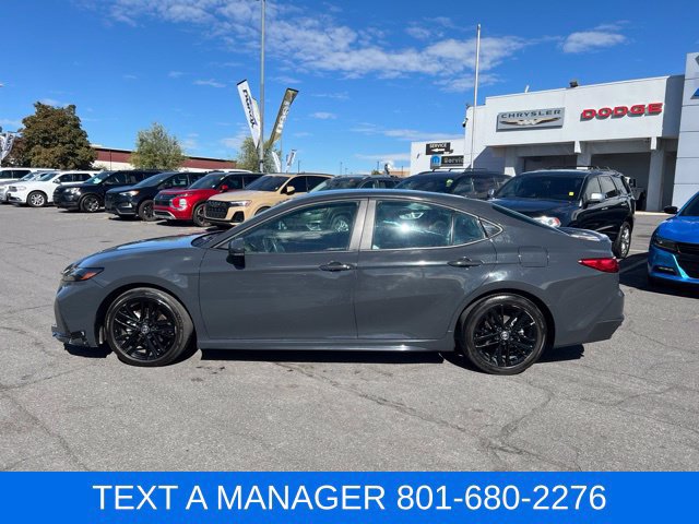Used 2025 Toyota Camry SE FWD image 2