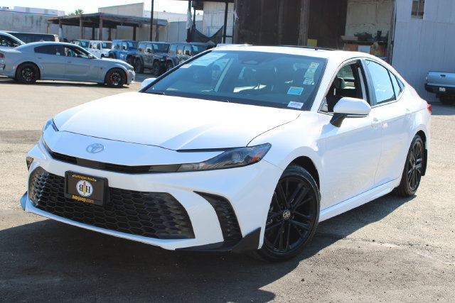 Used 2026 Toyota Camry SE w/ Multimedia Upgrade Package FWD image 9