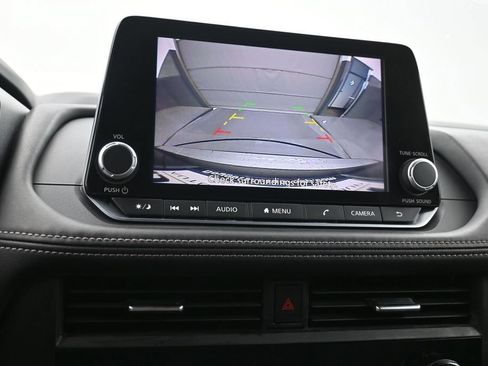 Used 2025 Nissan Rogue SV FWD image 7