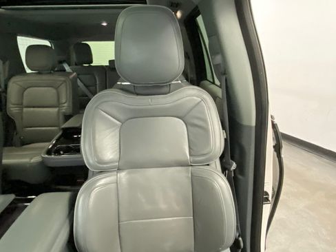 Used 2019 Lincoln Navigator Reserve AWD/4WD image 22