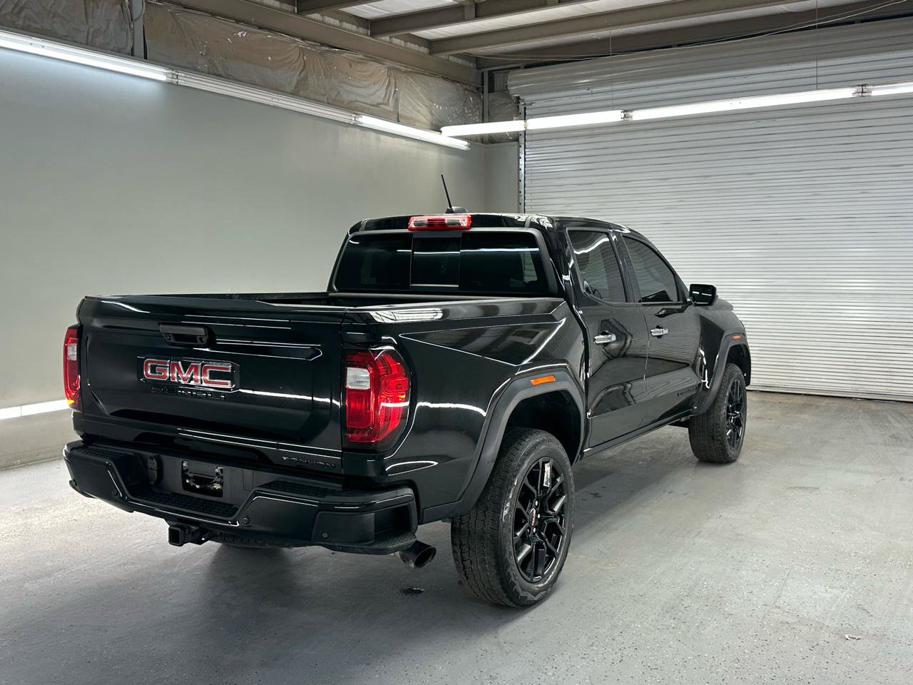 Used 2024 GMC Canyon Denali AWD/4WD image 8