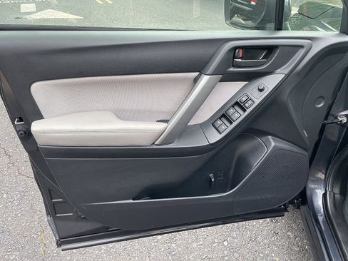 Used 2016 Subaru Forester 2.5i Premium image 27