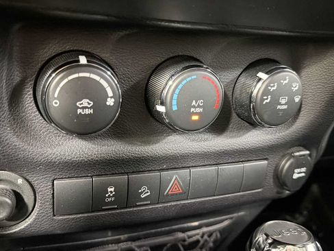 Used 2015 Jeep Wrangler Unlimited Sport w/ Quick Order Package 24S AWD/4WD image 19