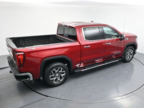 Used 2022 GMC Sierra 1500 SLT w/ SLT Premium Plus Package image 5