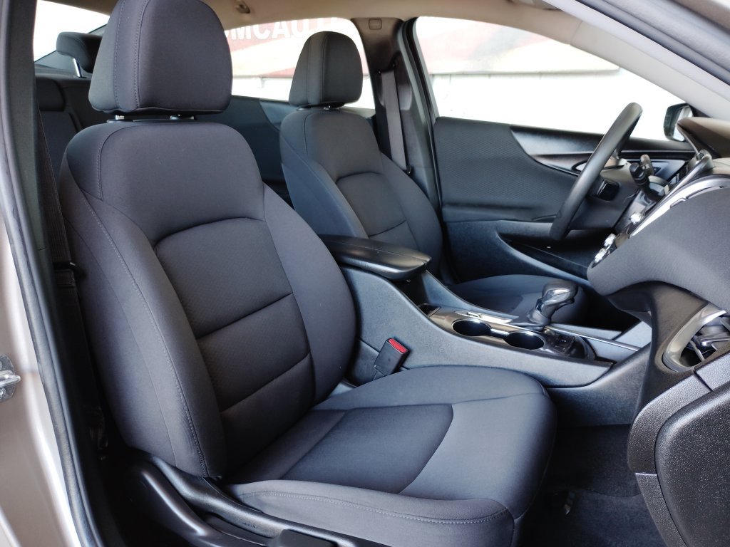 Used 2023 Chevrolet Malibu LT FWD image 15