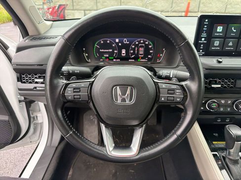 Used 2023 Honda Accord Touring image 14