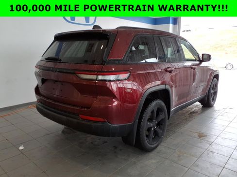 Used 2023 Jeep Grand Cherokee Altitude image 4