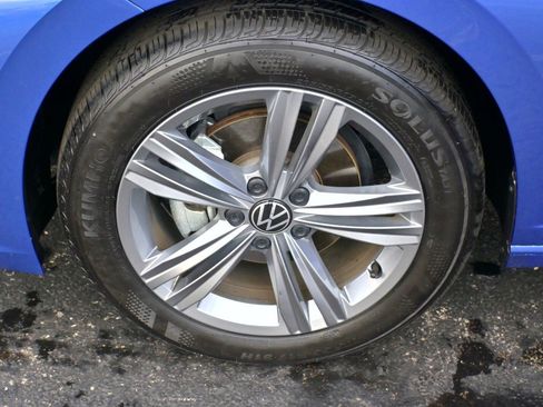 Used 2024 Volkswagen Jetta SE w/ Panoramic Sunroof Package image 28